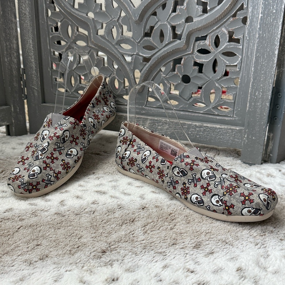 TOMS sugar skull loafer shoes size 9 skeleton Halloween Dia De Los Muertos goth
